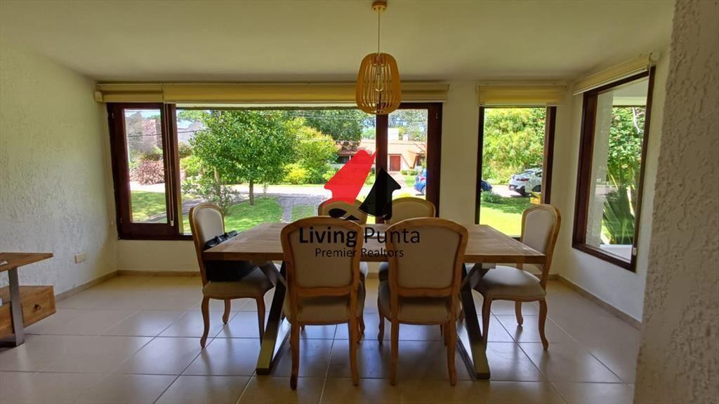 Vende gran casa para vivir todo el año, de 3 en