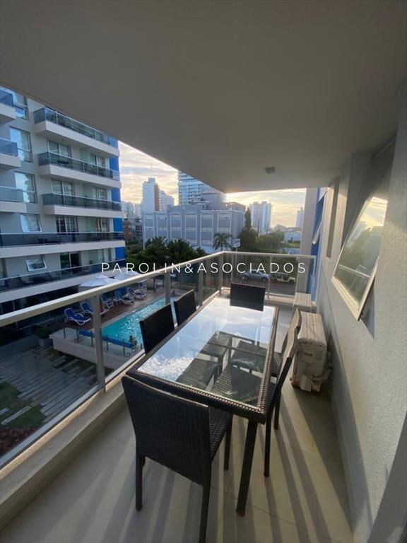 Hermoso apartamento de dos dormitorios a dos de