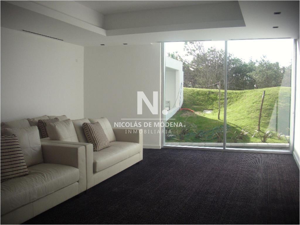Vende apartamento en Tiburon III, Playa Brava,