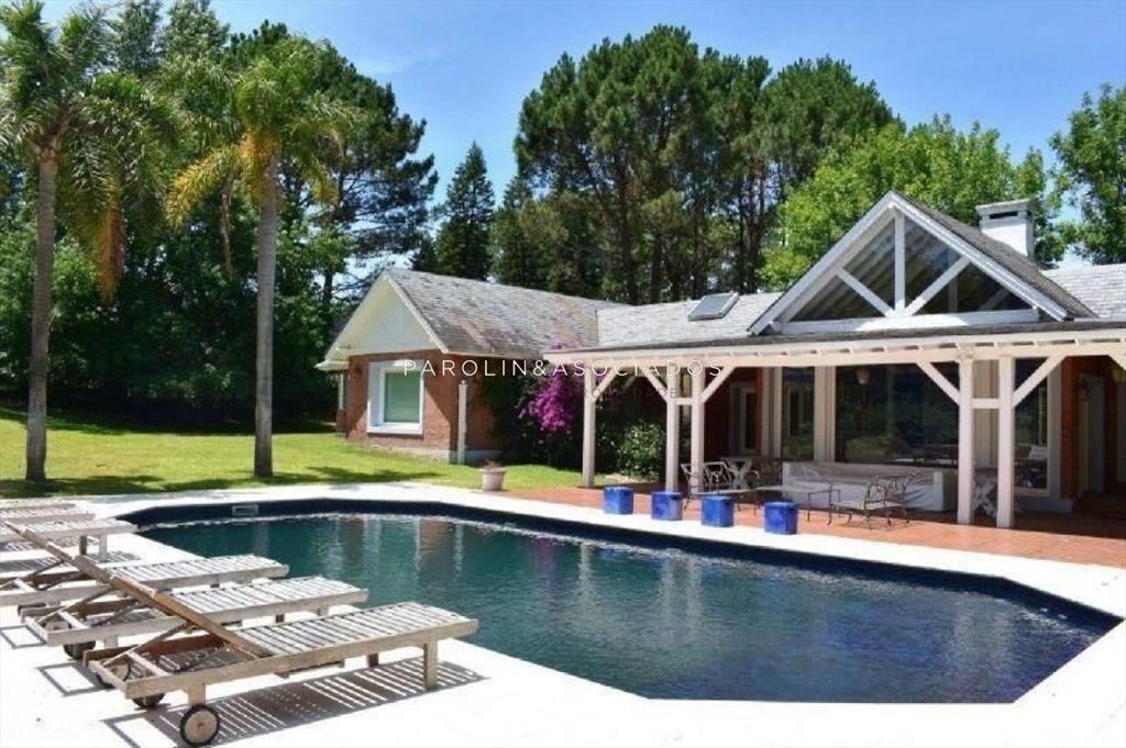 Casa en venta de 4 dormitorios en Beverly Hills,