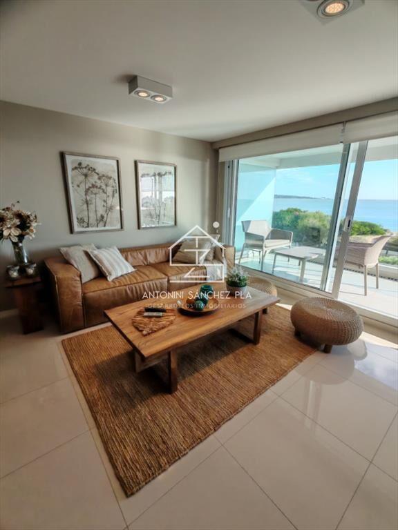 Venta apartamento tres dormitorios Punta del este