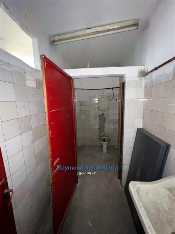 Venta local 1624m2 en Brazo Oriental con renta