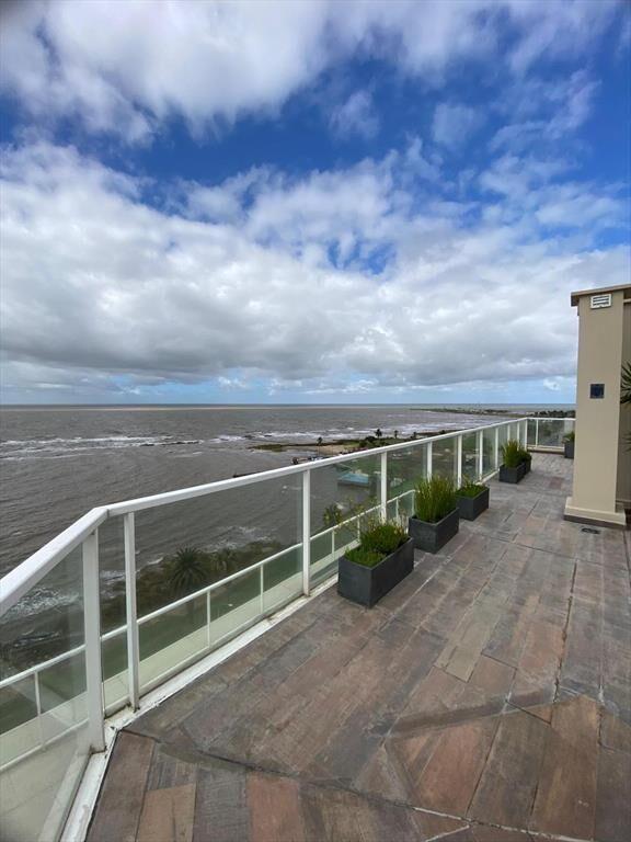 Alquiler Apartamento monoambiente amoblado con vista al mar