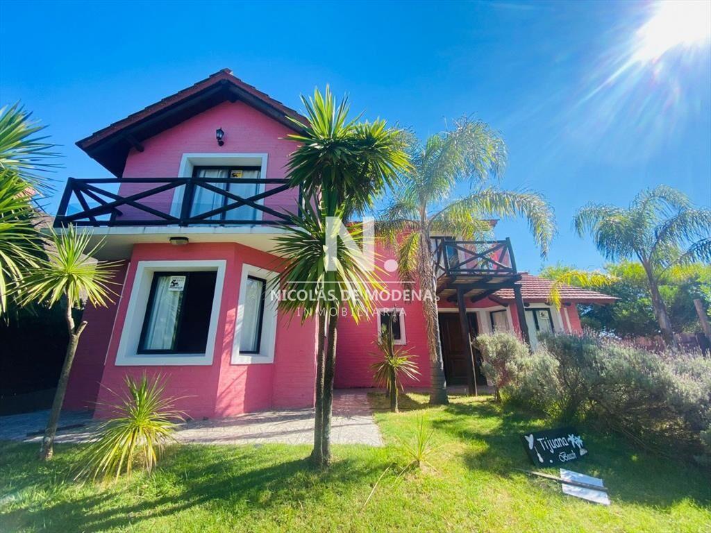 Casa en Alquiler a media cuadra de la playa