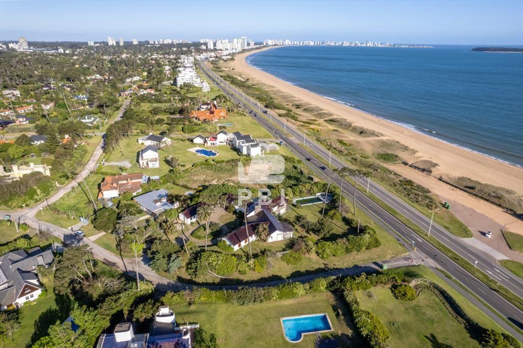 Lote Frente al Mar en La Mansa, Punta del Este -
