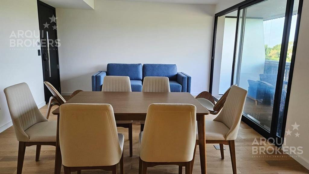 Apartamento de tres dormitorios en venta cin renta en Carra