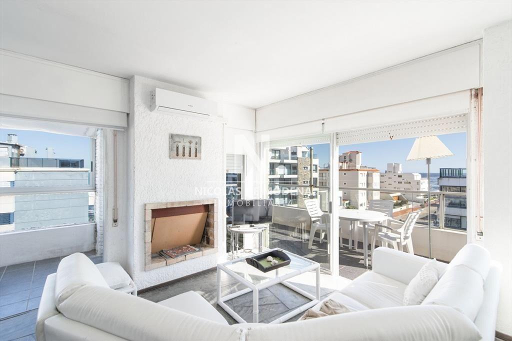 Vende apartamento de 3 dormitorios en Península