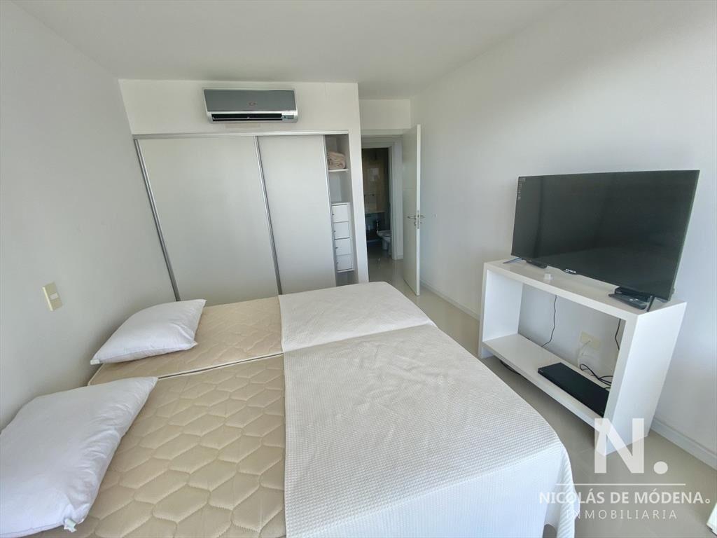 Apartamento en venta de 2 dormitorios en Punta Del Este