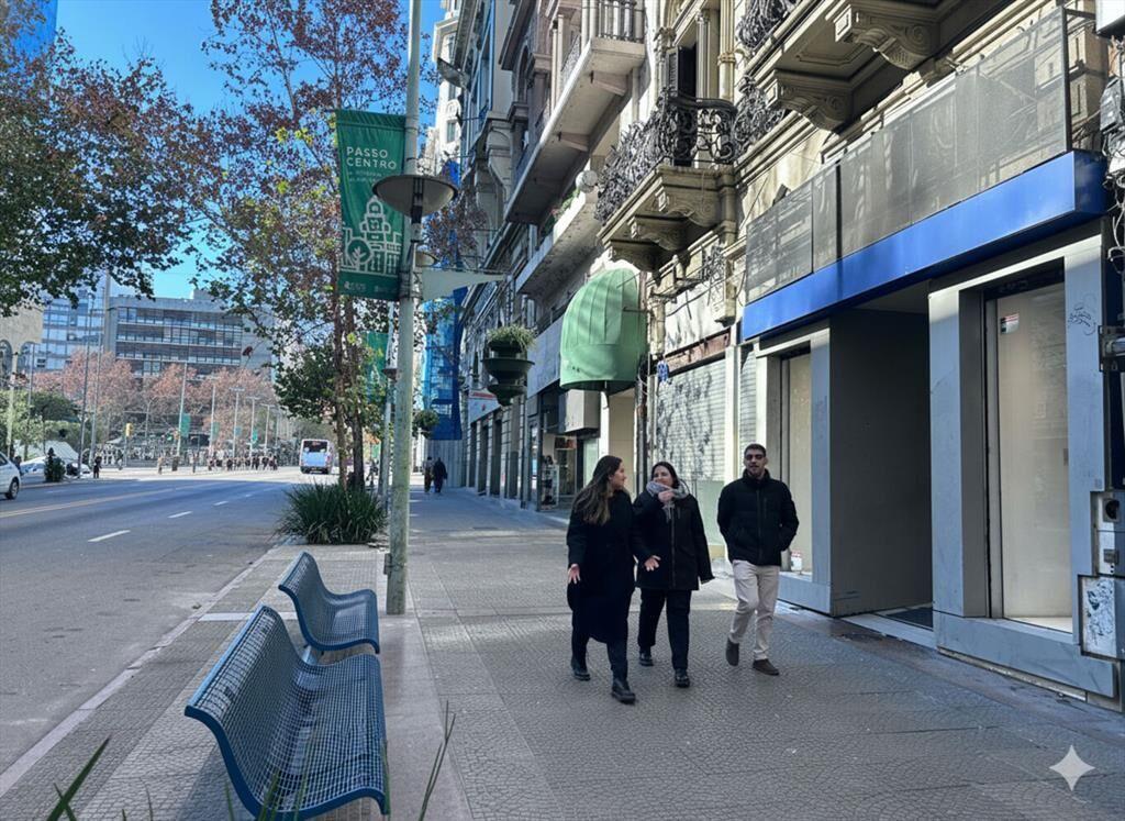 Alquiler local comercial sobre Av 18 de Julio