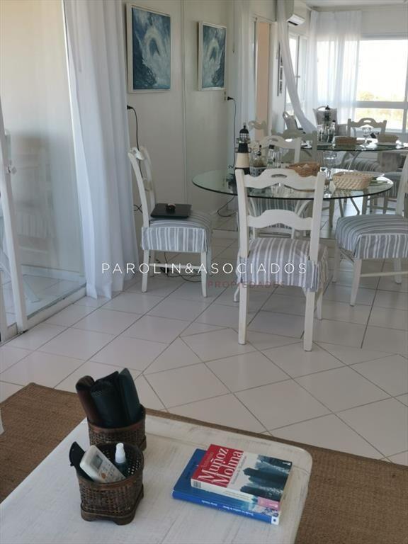 Apartamento en Brava, 2 dormitorios *