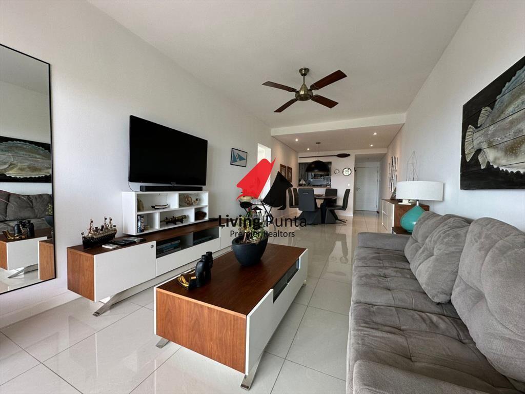Vende departamento en Azure tower, playa mansa de