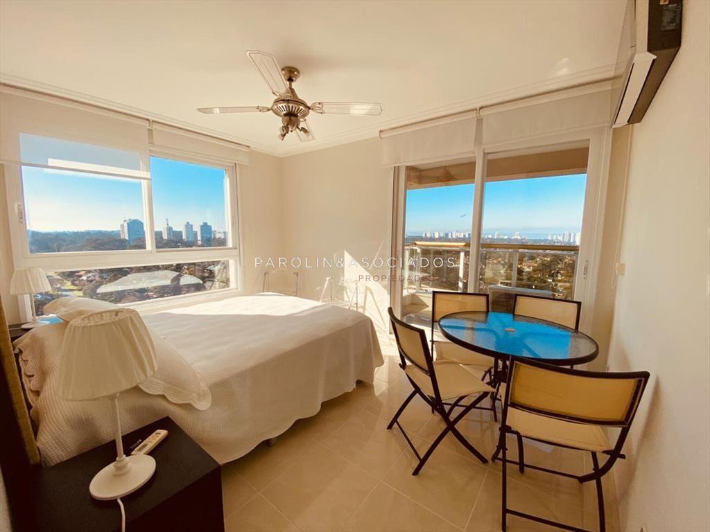 Apartamento en venta de 3 dormitorios en Le Punta