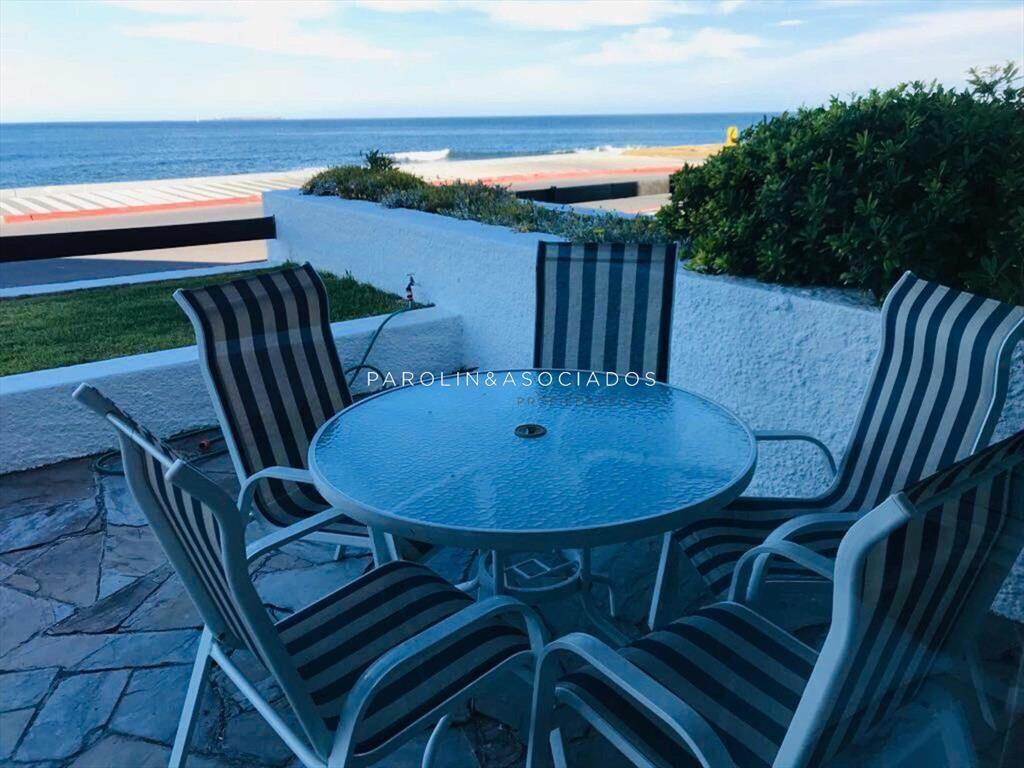 Hermoso apartamento en venta de 3 dormitorios en