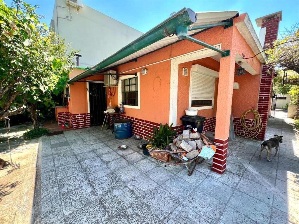 Venta casa Pando 2 o 3 dormitorios jardin y garaje