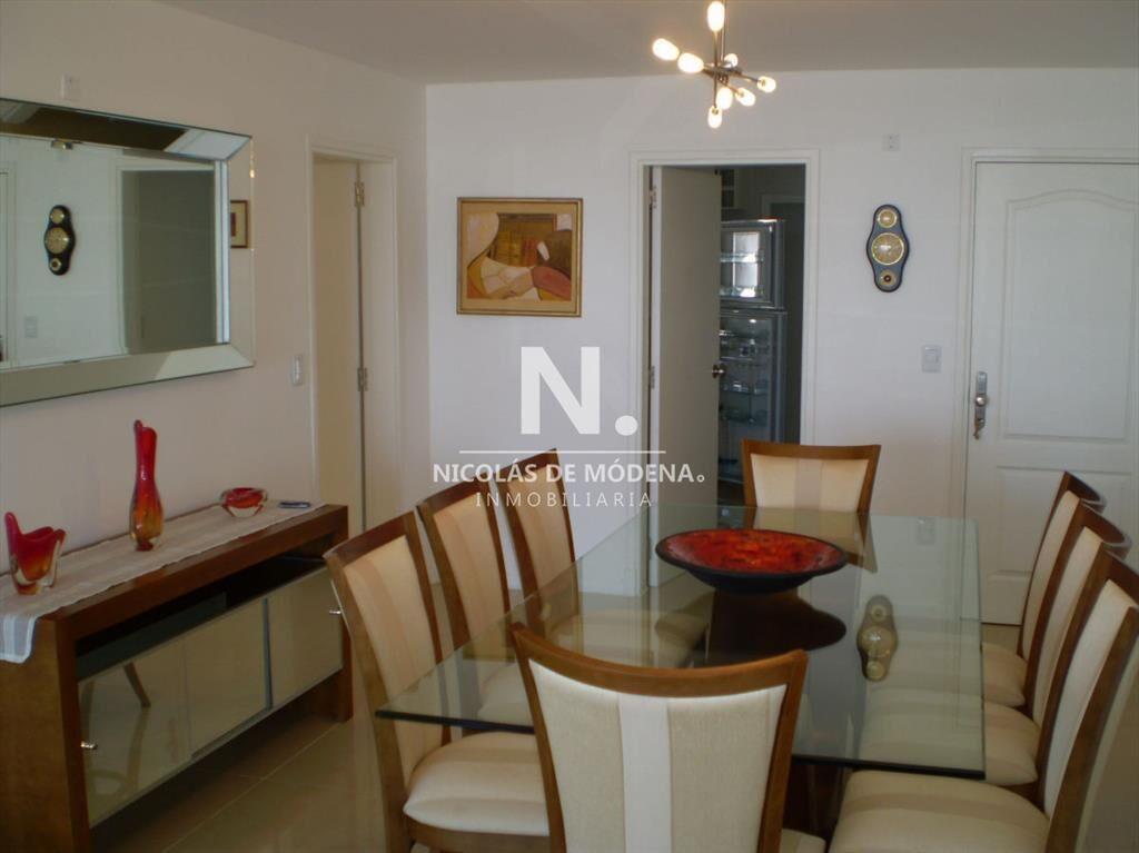 Vende apartamento de 3 dormitorios mas dependencia , con vi