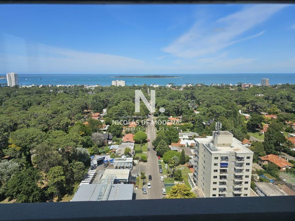 Vende departamento Penthouse de 4 dormitorios en