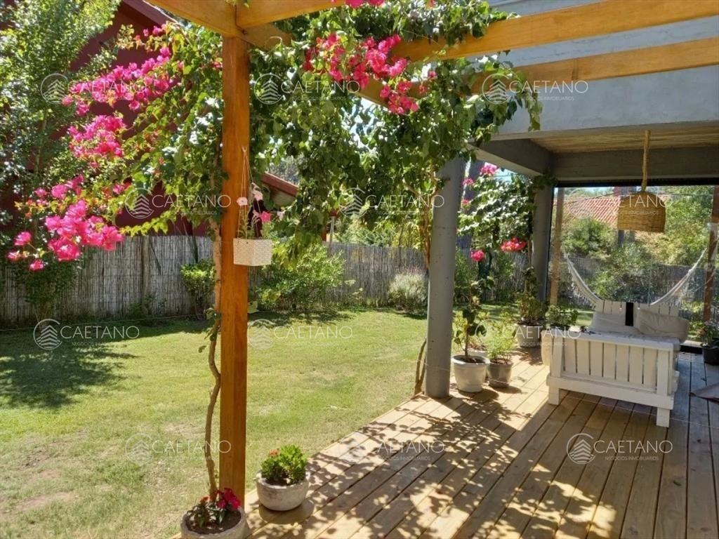 Moderna casa de dos plantas en San Rafael