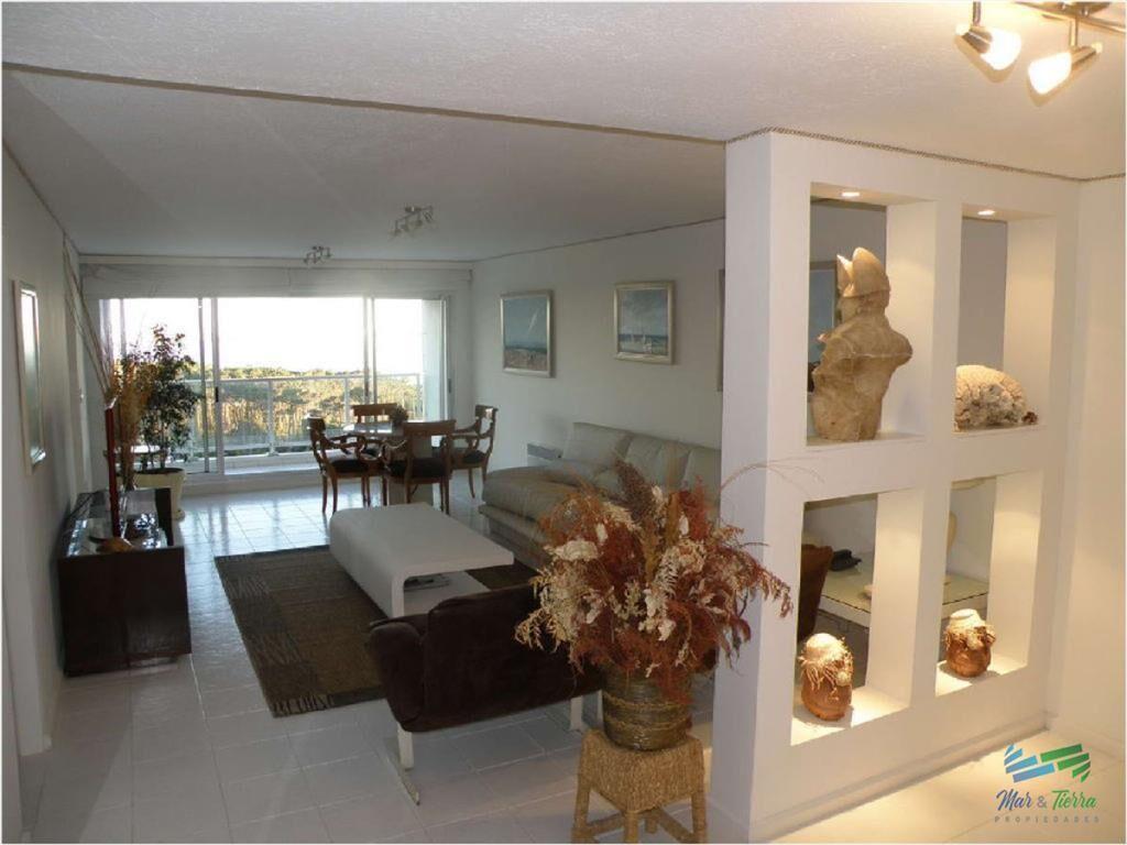 Vendo apartamento 4 dormitorios frente al mar,