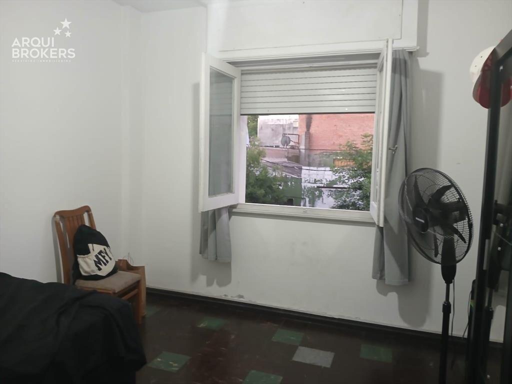 Apartamento de tres dormitorios en venta con renta en Tres