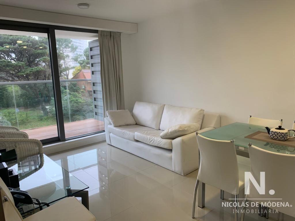 Apartamento en Brava 1 y 12 dormitorios en venta. Edificio