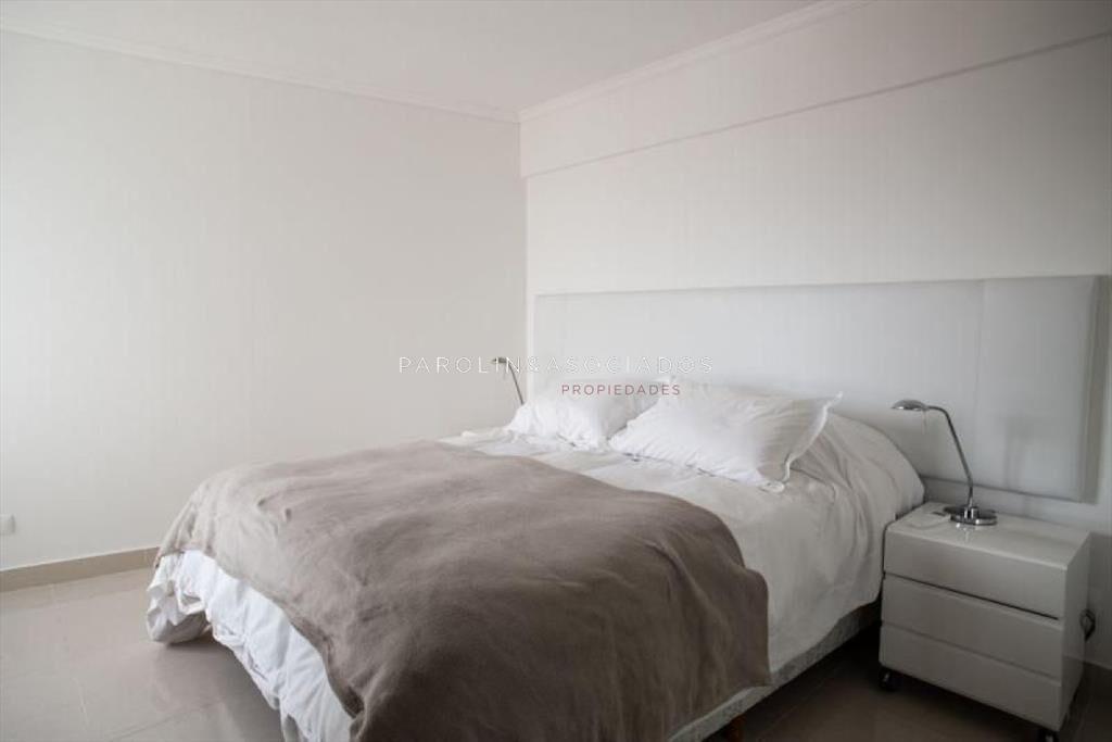 Apartamento en venta de 3 dormitorios en Miami