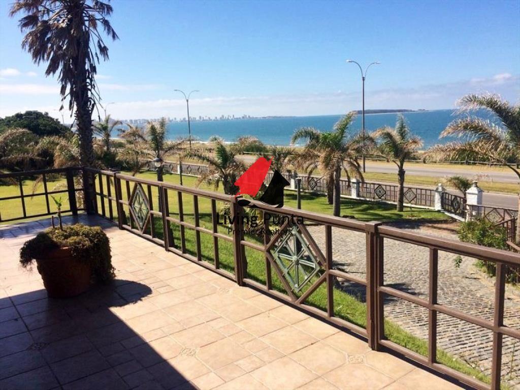 Casa en venta Playa Mansa 4 dormitorios ideal para proyecto