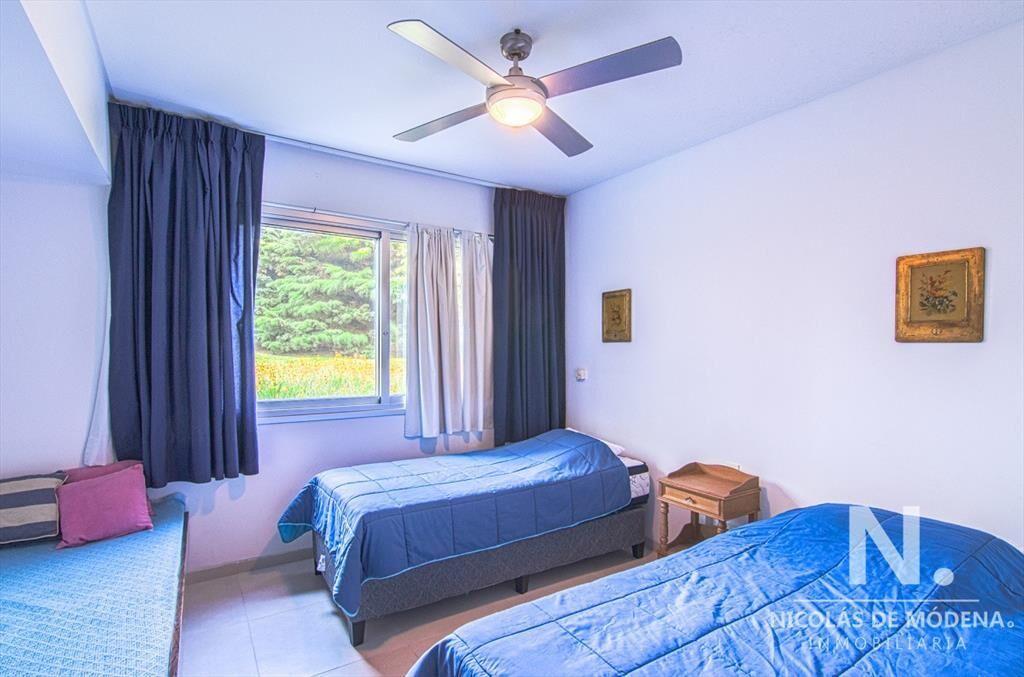 Apartamento Tres Dormitorios en Aqluiler Playa Brava