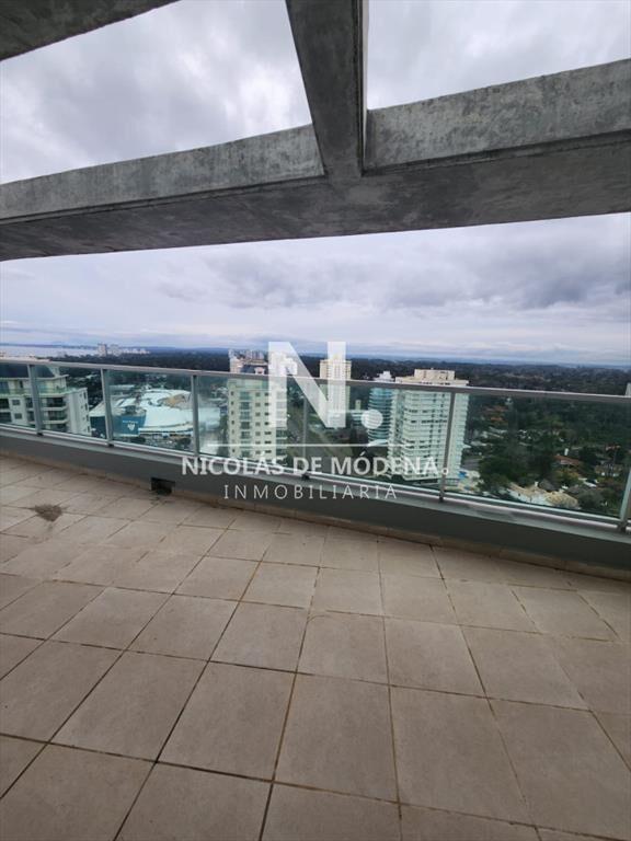 Penthouse de 2 dormitorios en venta en torre con