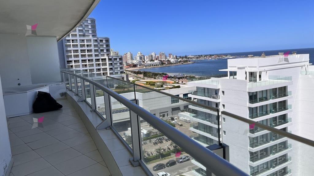 Apartamento en venta - 3 dormitorios + dependencia - Punta