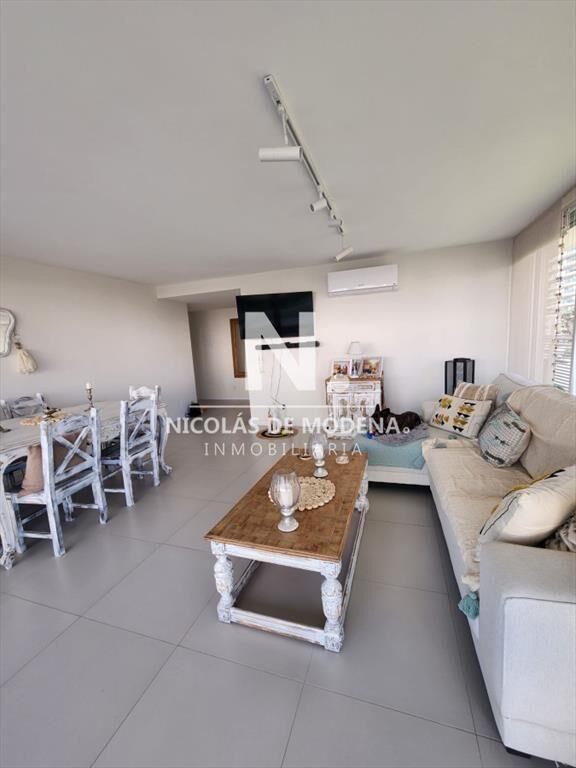 Departamento de 2 dormitorios en venta a metros