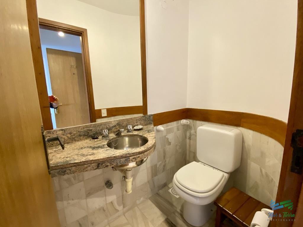 En venta , piso alto , con espectacular vista al
