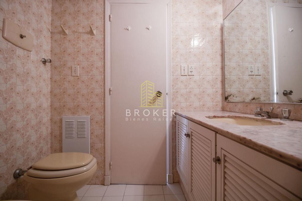 Venta de apartamento de tres dormitorios en Punta