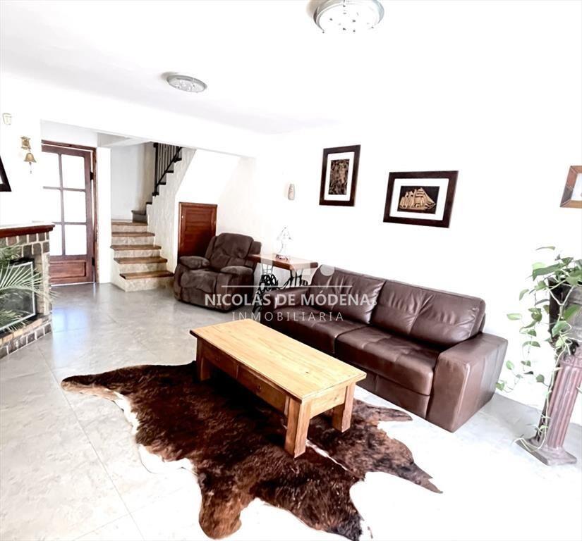 Venta de Casa, 3 Dormitorios, 2 Baños y Barbacoa