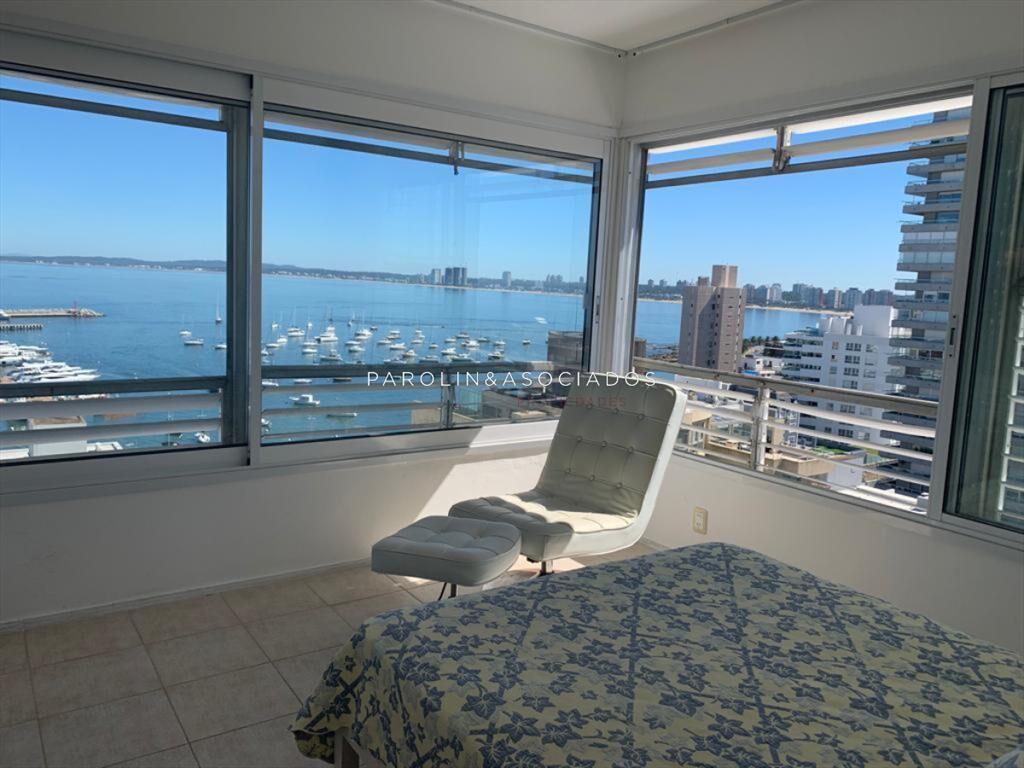 Inmejorable apartamento en venta en Bahía Palace, Punta de