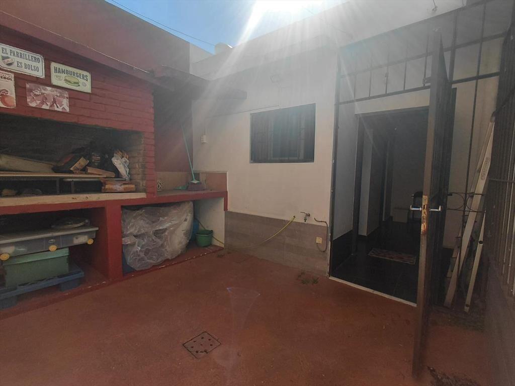 VENTA APARTAMENTO DOS DORMITORIOS EN CERRITO CON PATIO Y PA