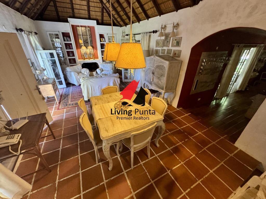 Hermosa casa con piscina en venta