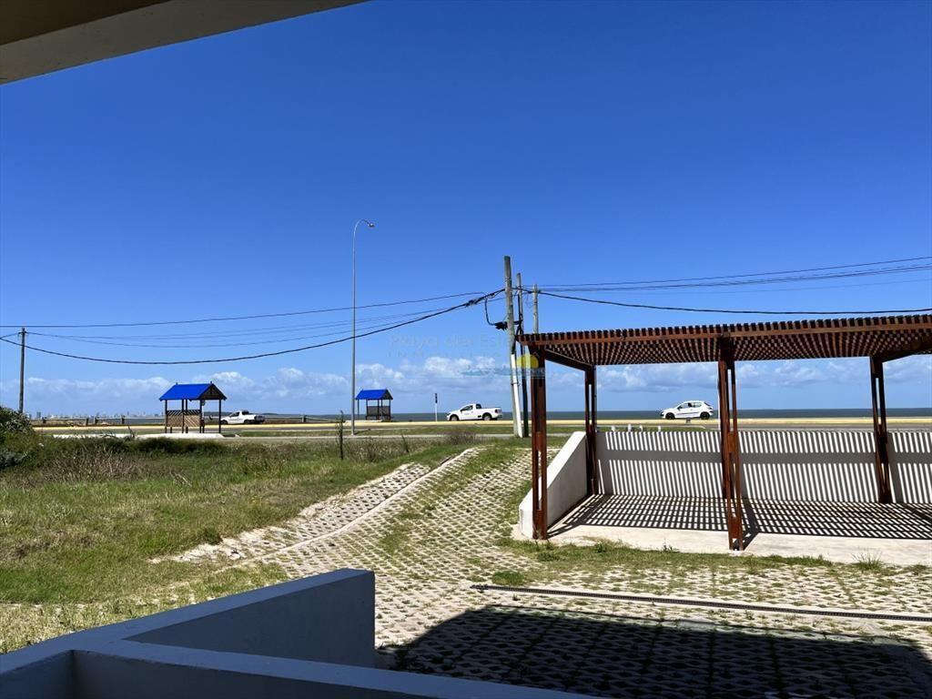 APARTAMETNO EN VENTA FRENTE AL MAR