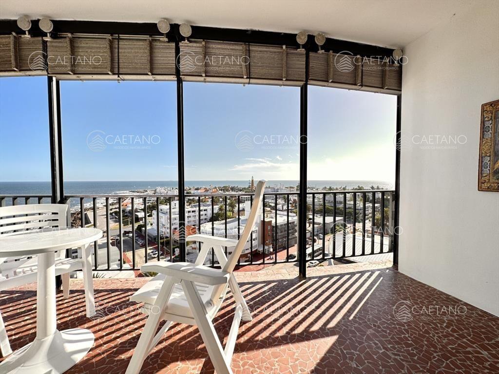 Piso alto en venta, con inmejorable vistas al mar