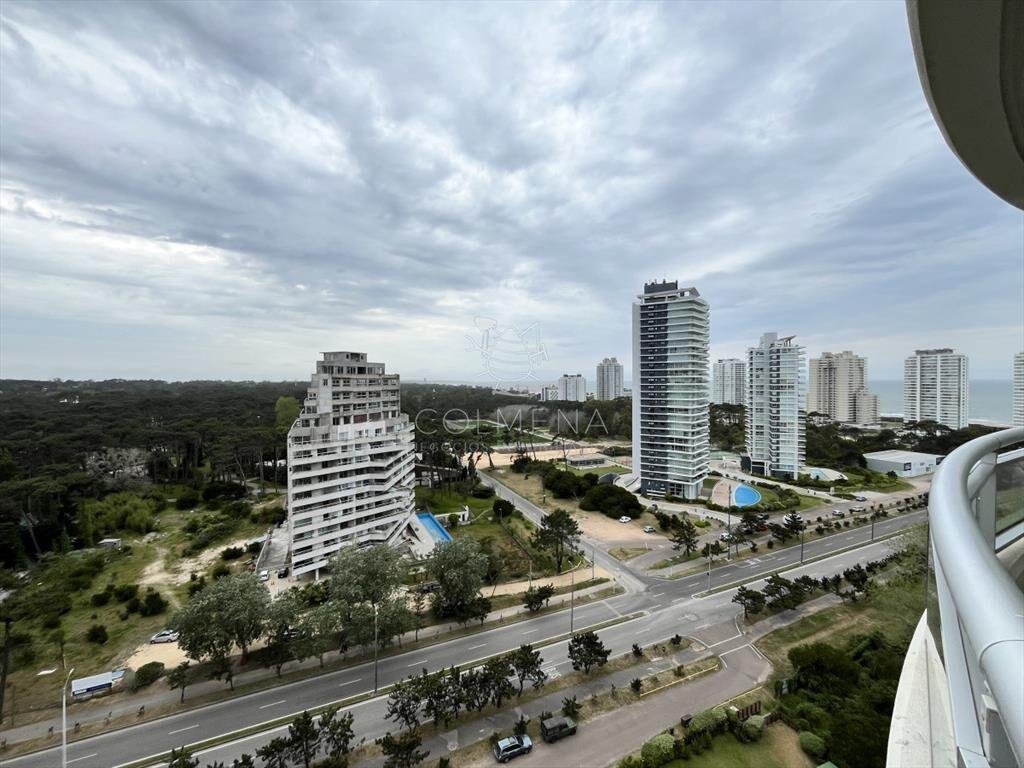 Piso alto 2 dormitorios con 1 baño en ocean
