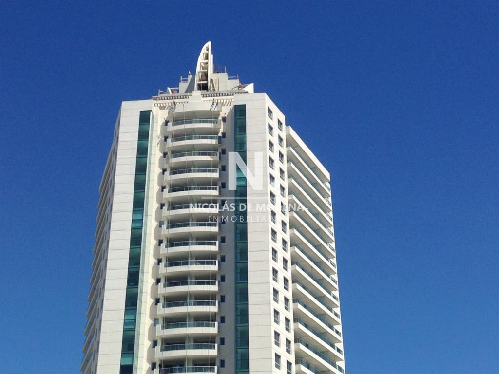 Vende apartamento de 3 dormitorios, con hermosa