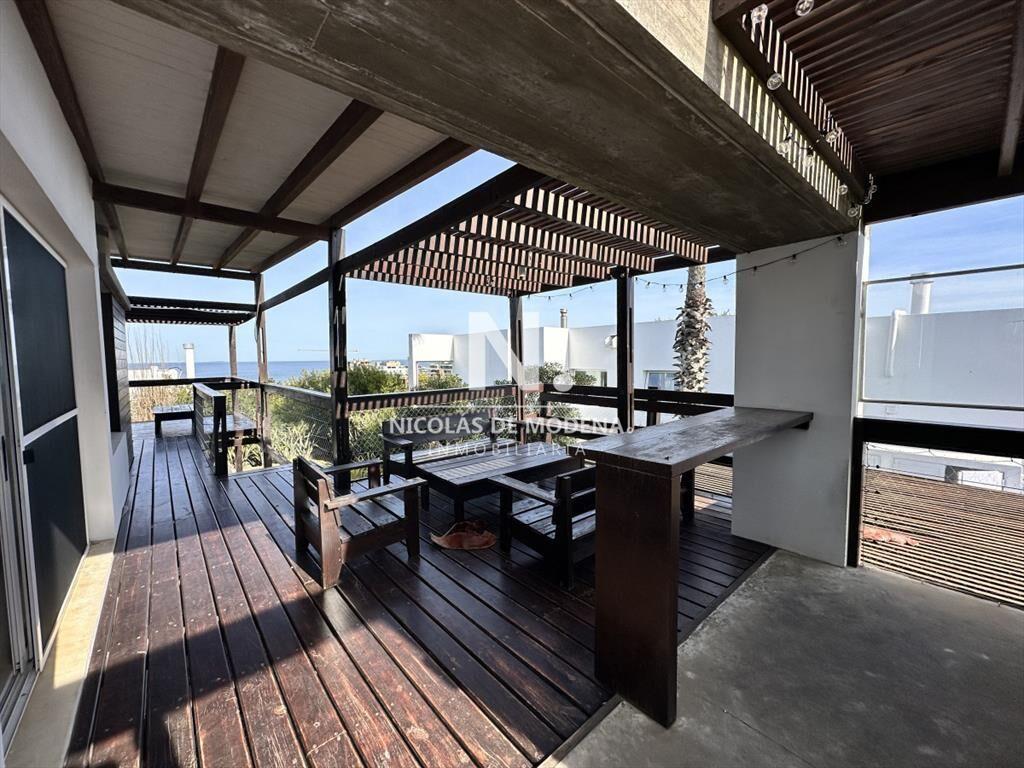 Casa en venta estilo minimalista a 300 mts del El