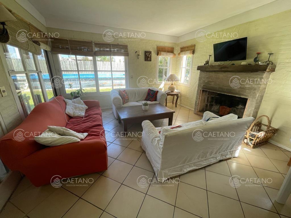 Casa en Alquiler de 4 dormitorios