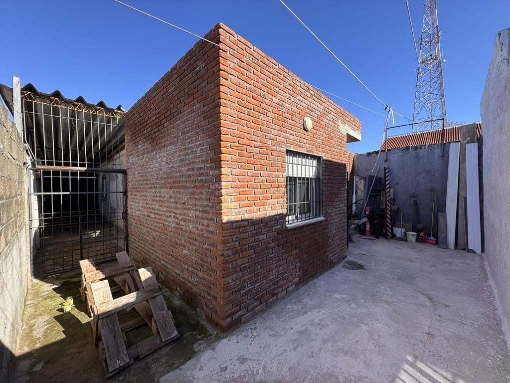 Excelente casa, solida construccion, my buenas comodiades.