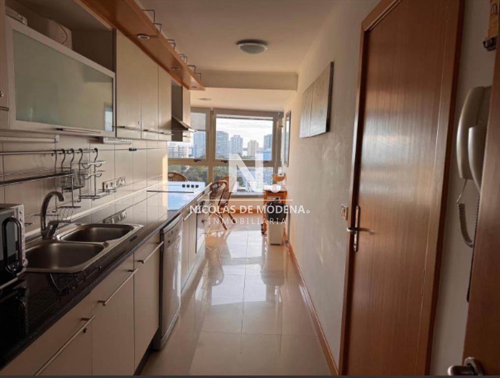 En venta apartamento de 3 dormitorios en Playa