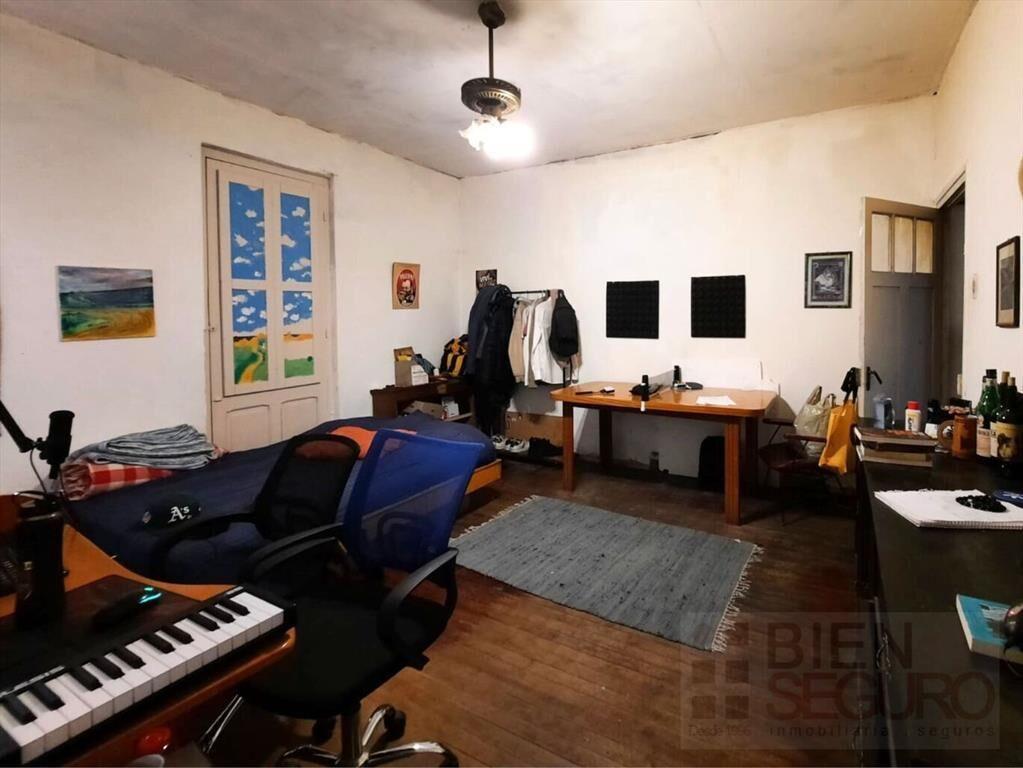 Casa, galpón y local comercial en venta en Colón