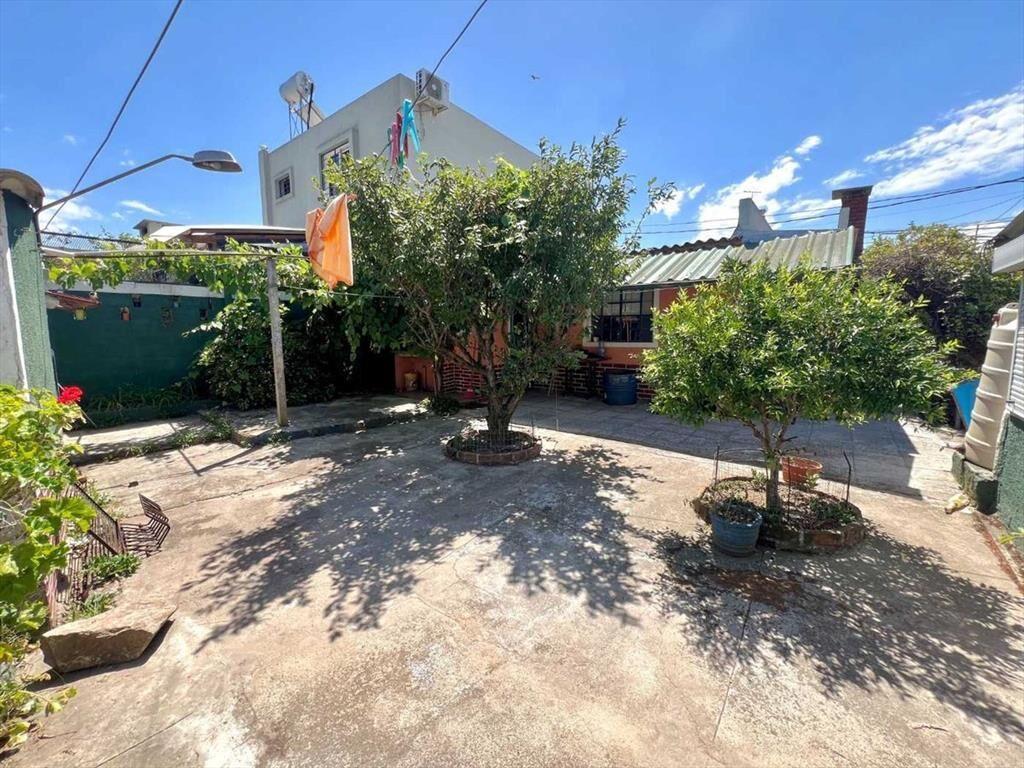 Venta casa Pando 2 o 3 dormitorios jardin y garaje