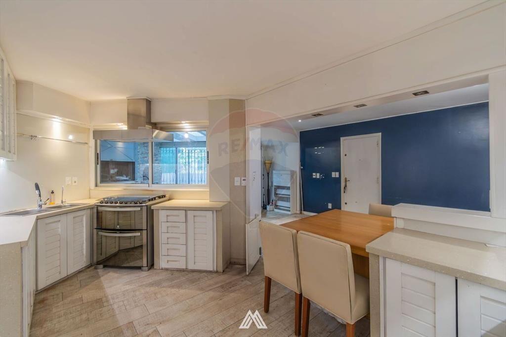 Venta apartamento Pocitos 4 dormitorios / garaje