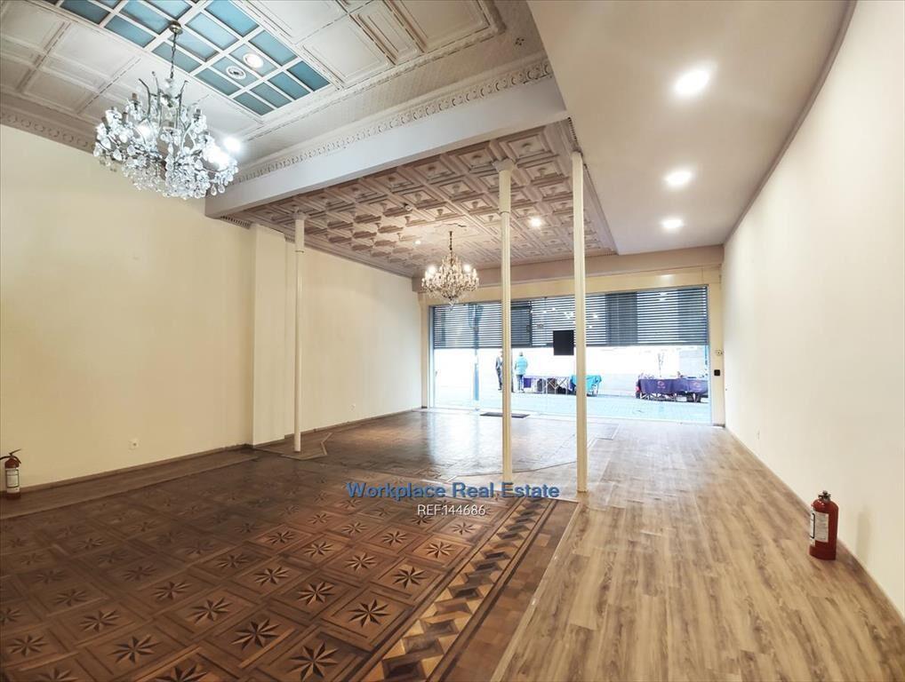 GRAN LOCAL COMERCIAL CON EXCELENTE VISIBILIDAD EN PEATONAL