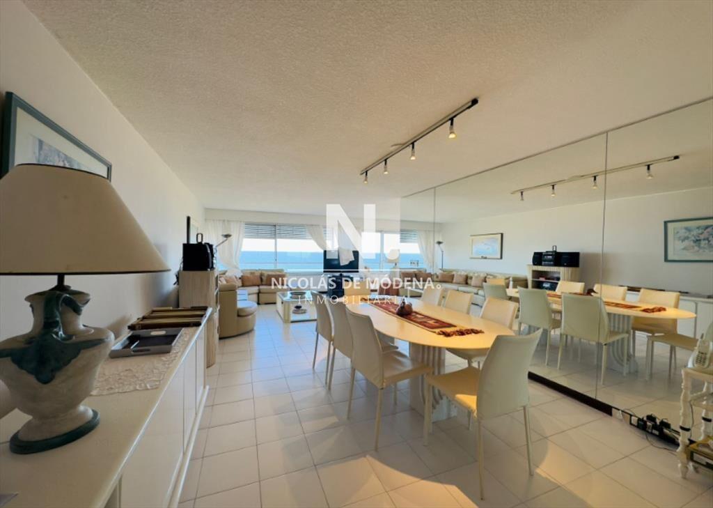 Vende apartamento de 3 dormitorios en Brava, del