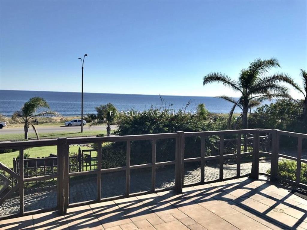 Casa en venta de 4 dormitorios ideal para proyecto en Playa
